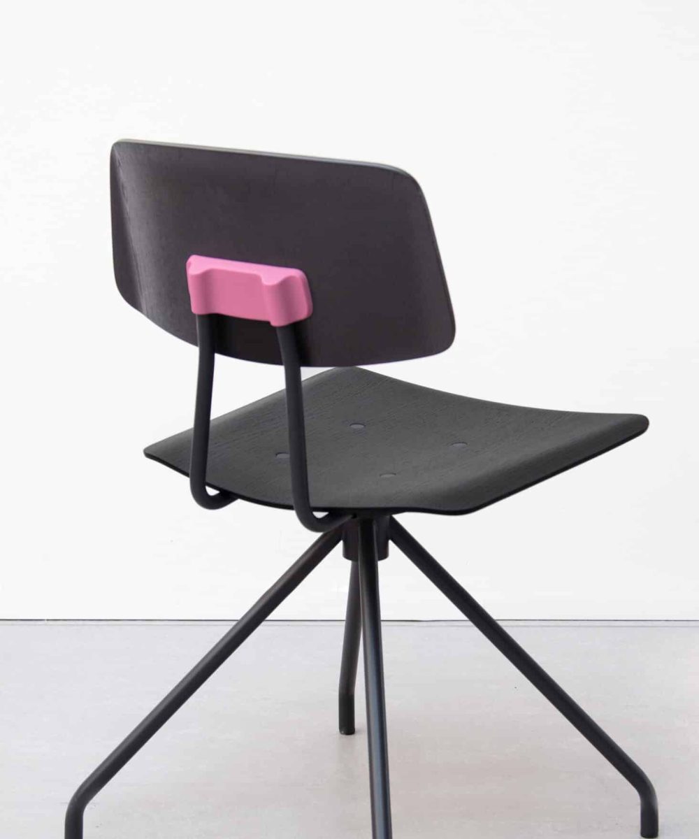 OCEE_FOUR – Chairs – Share Meet – Packshot Image