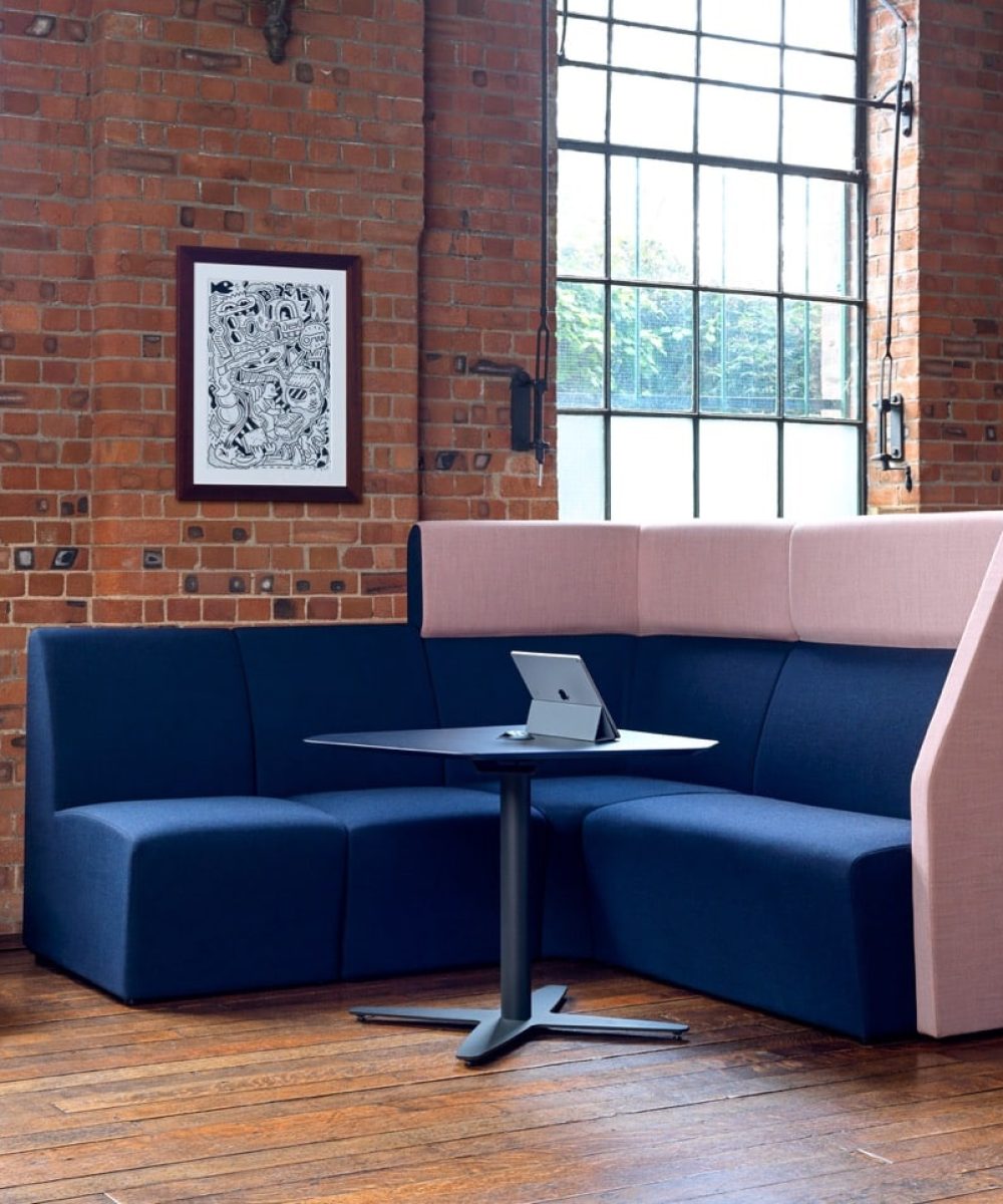 OCEE_FOUR – UK – Soft Seating – Hilly – Lifestyle Image 4 Large