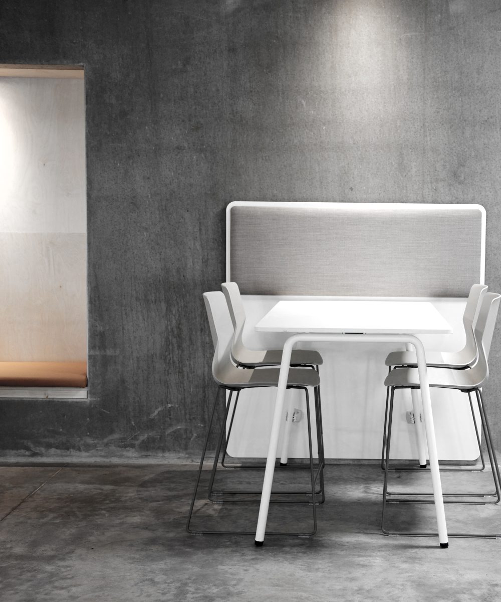 OCEEFOUR-Tables-FourReal-90-Lifestyle-Image-4-1