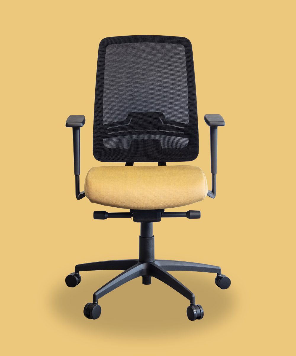 OCEE_FOUR-–-UK-–-Task-Chair-–-Absolute-Mesh-–-Packshot-Image3.png