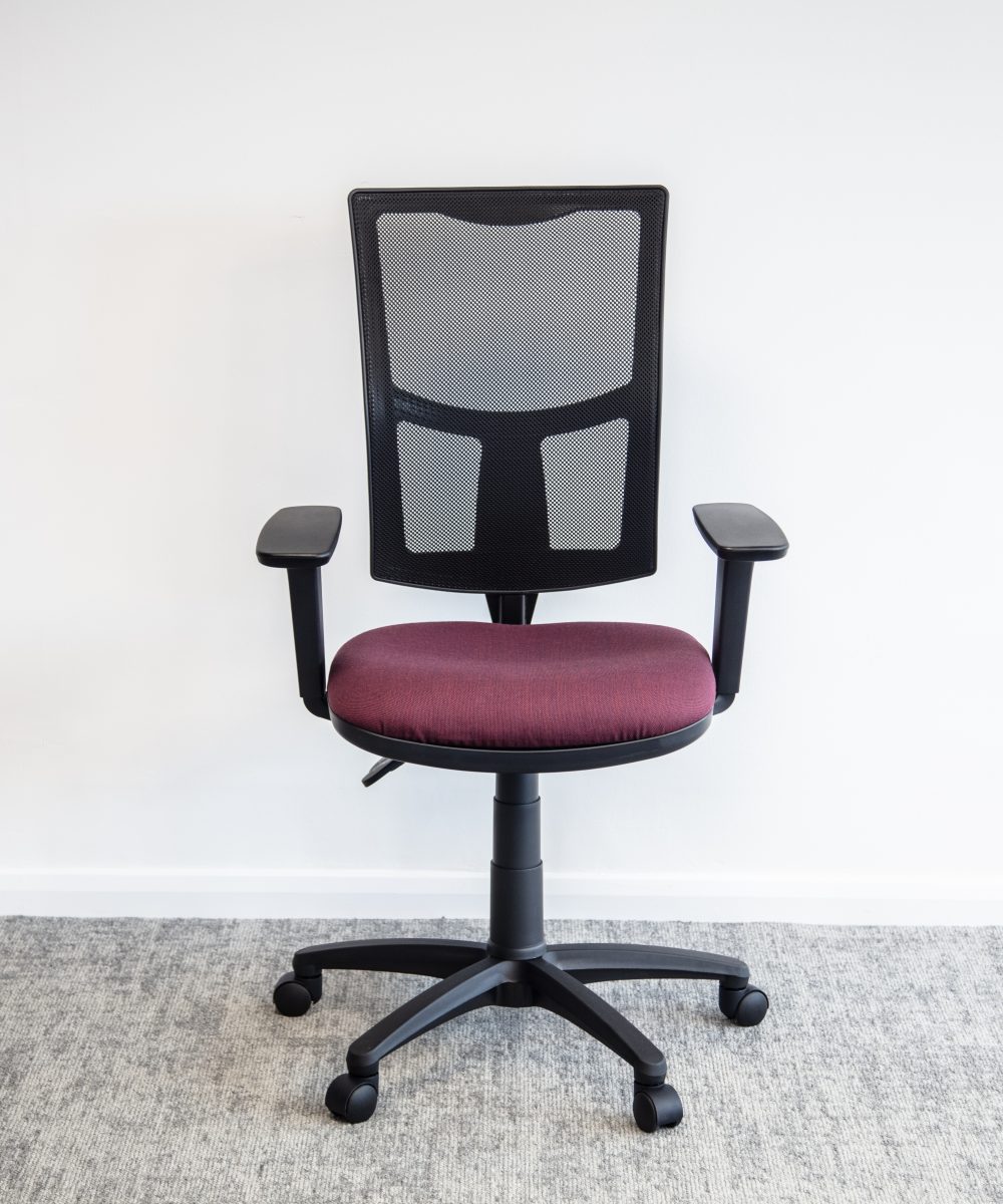 OCEE_FOUR-–-UK-–-Task-Chair-–-Goal-Mesh-–-Packshot-Image1.png