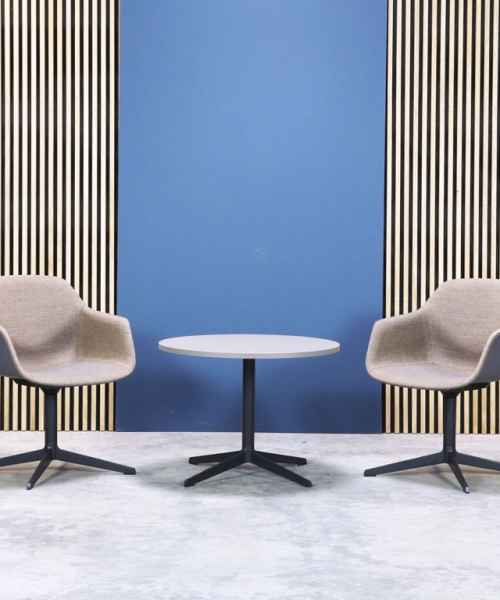 OCEE&FOUR – Chairs – FourMe Lounge – Lifestyle Image 2 Large